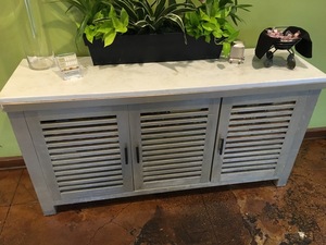 Credenza with 3 doors and white marble top s300
