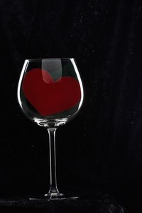 Wineglass heart s300